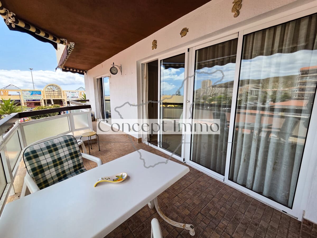 3 bedroom Flat for sale in Los Cristianos with pool - € 435,000 (Ref: 9844589)