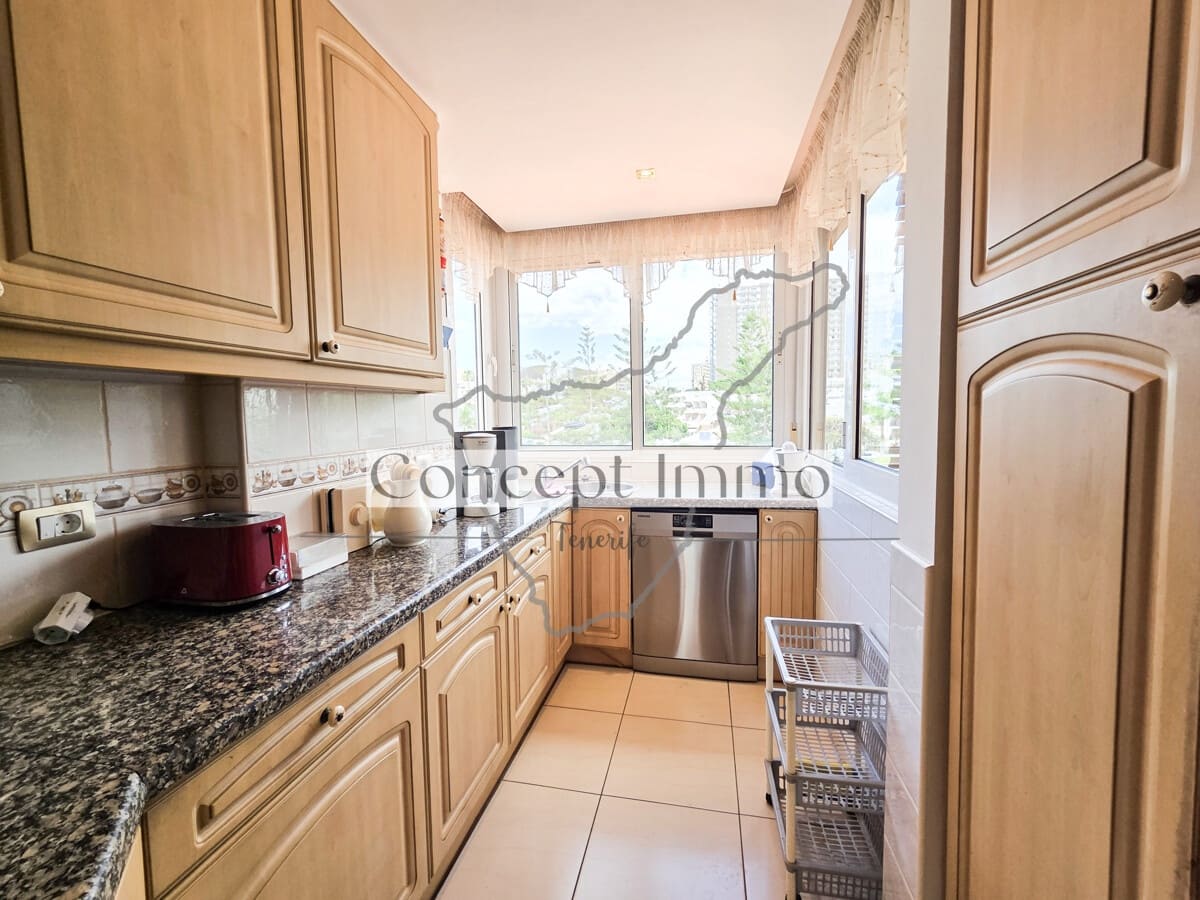 3 bedroom Flat for sale in Los Cristianos with pool - € 435,000 (Ref: 9844589)