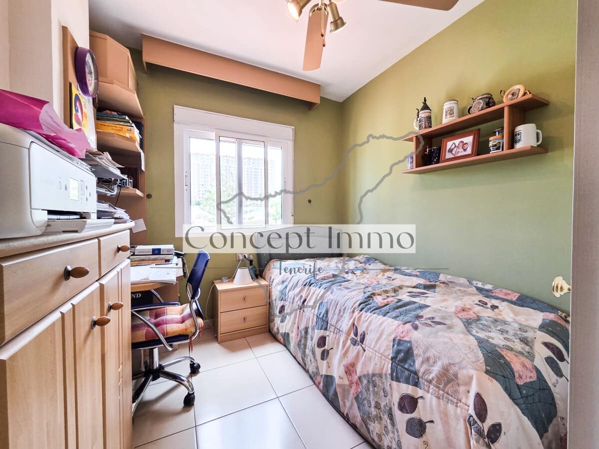 3 bedroom Flat for sale in Los Cristianos with pool - € 435,000 (Ref: 9844589)