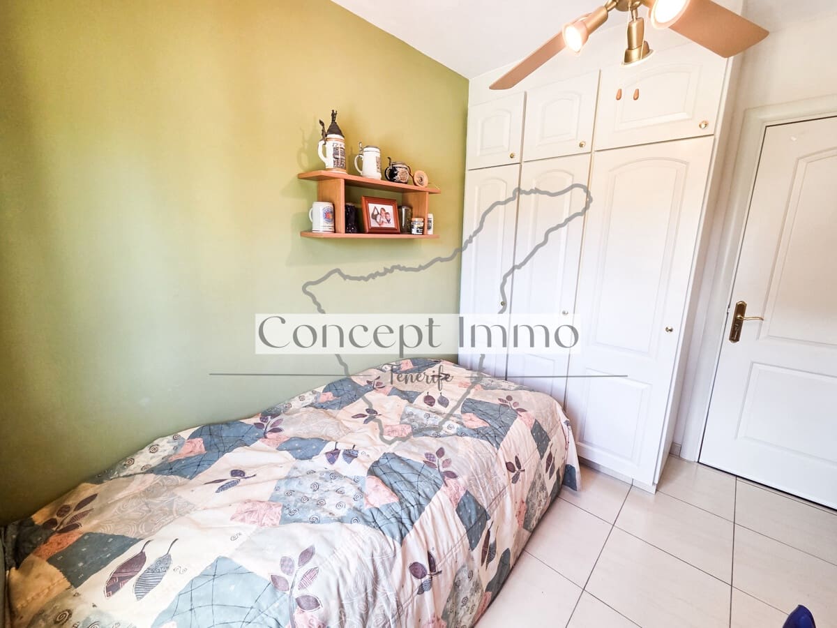 3 bedroom Flat for sale in Los Cristianos with pool - € 435,000 (Ref: 9844589)