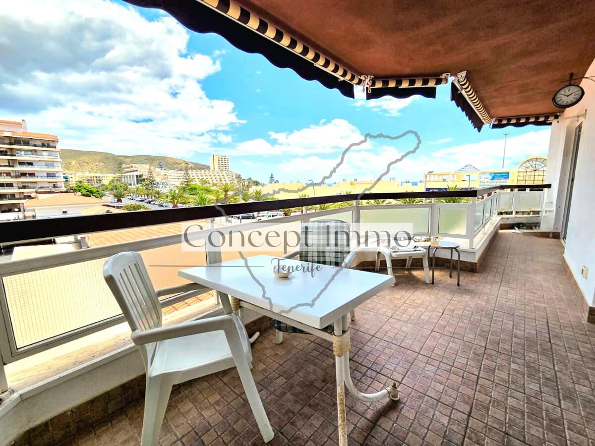 3 bedroom Flat for sale in Los Cristianos with pool - € 435,000 (Ref: 9844589)