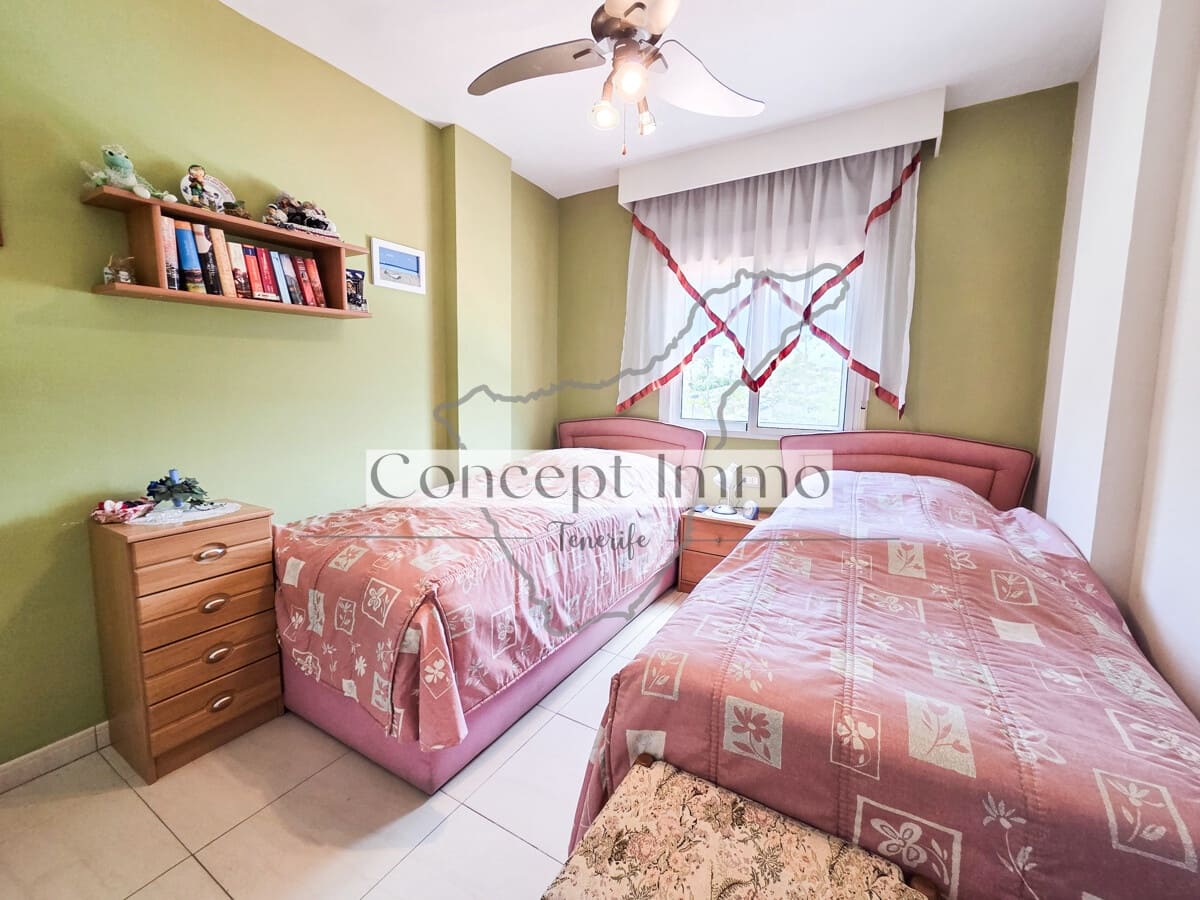 3 bedroom Flat for sale in Los Cristianos with pool - € 435,000 (Ref: 9844589)