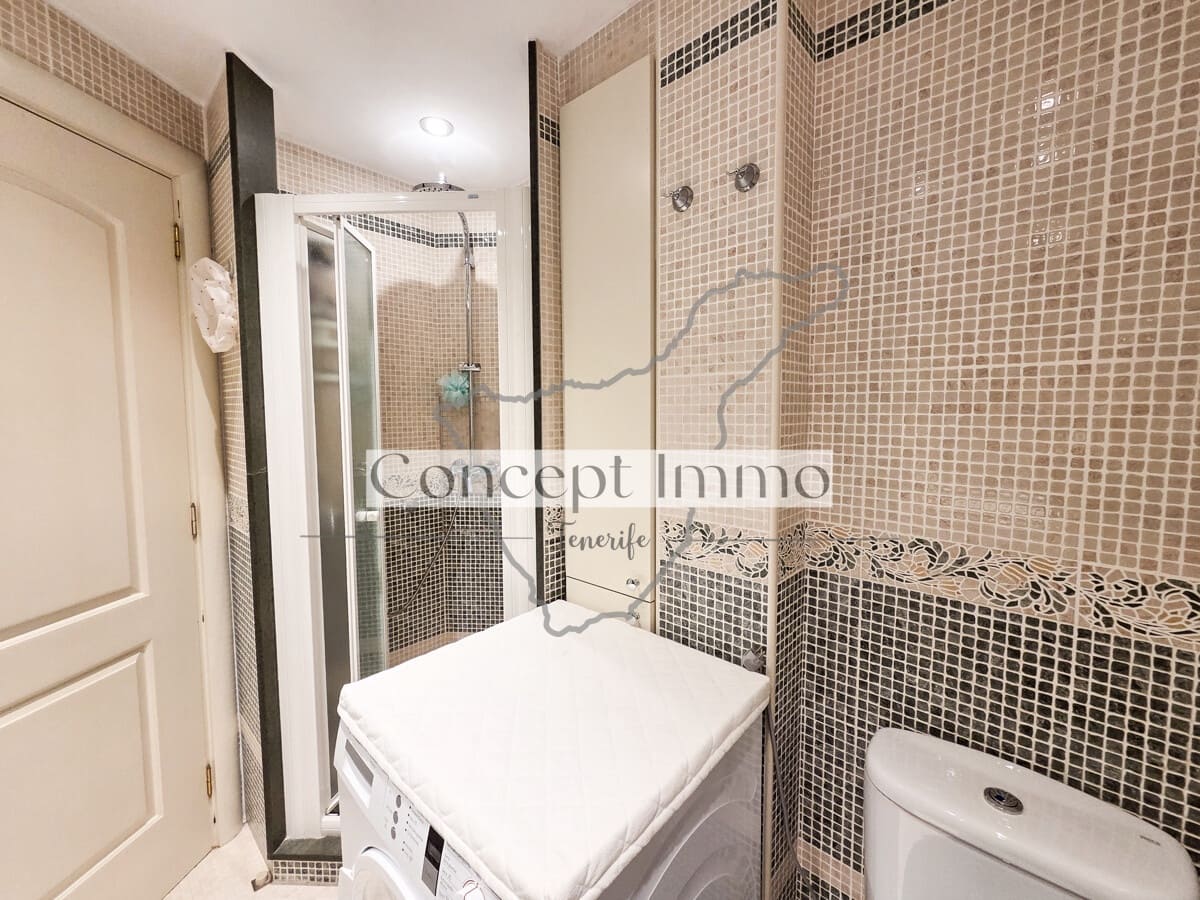 3 bedroom Flat for sale in Los Cristianos with pool - € 435,000 (Ref: 9844589)