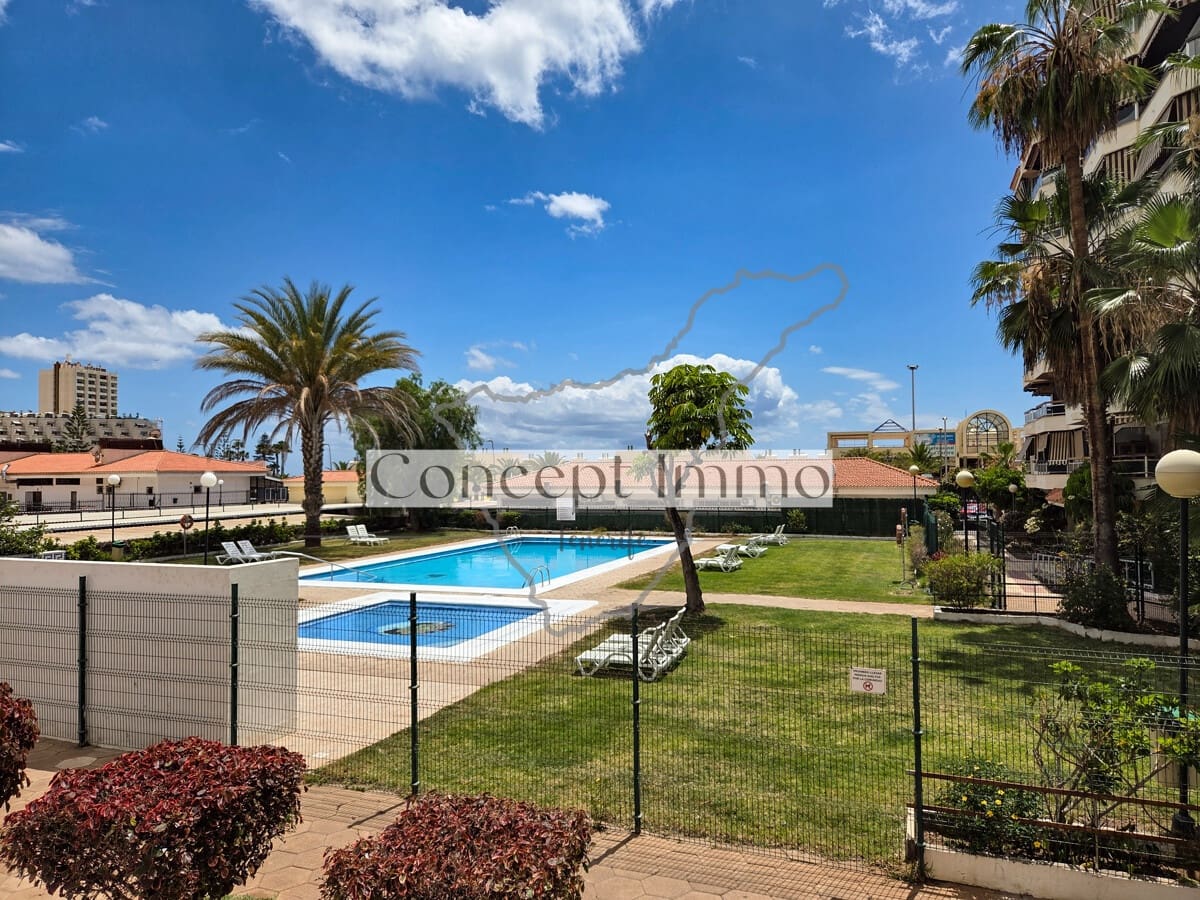 3 bedroom Flat for sale in Los Cristianos with pool - € 435,000 (Ref: 9844589)