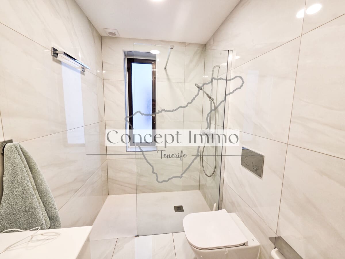 2 quarto Apartamento para venda em Playa de las Americas com piscina - 499 000 € (Ref: 9854668)