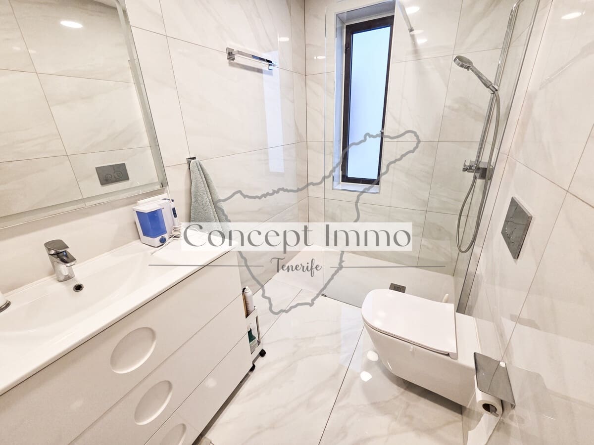 2 quarto Apartamento para venda em Playa de las Americas com piscina - 499 000 € (Ref: 9854668)