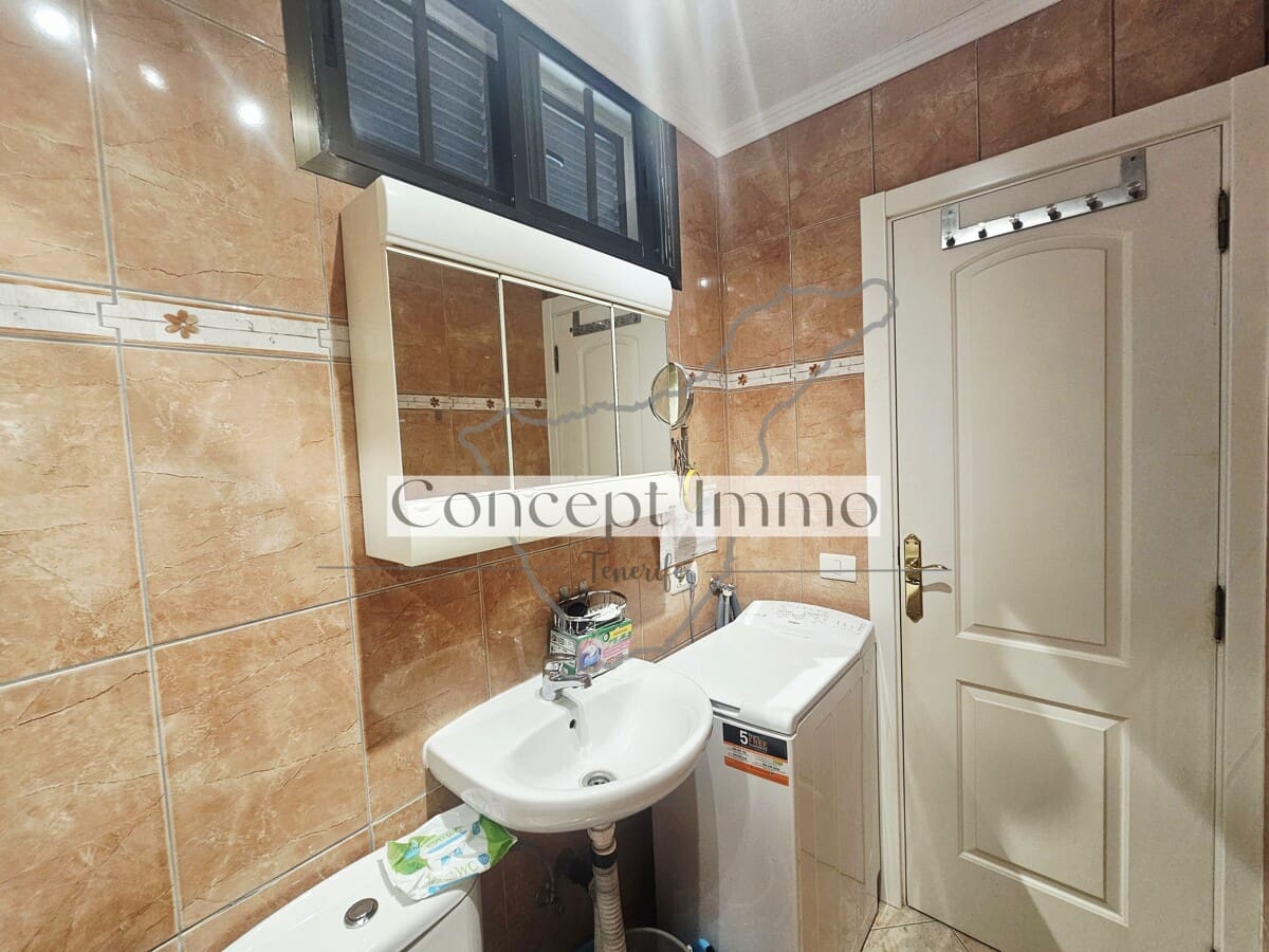 1 soveværelse Lejlighed til salg i Costa Adeje med swimmingpool garage - € 299.000 (Ref: 9880267)