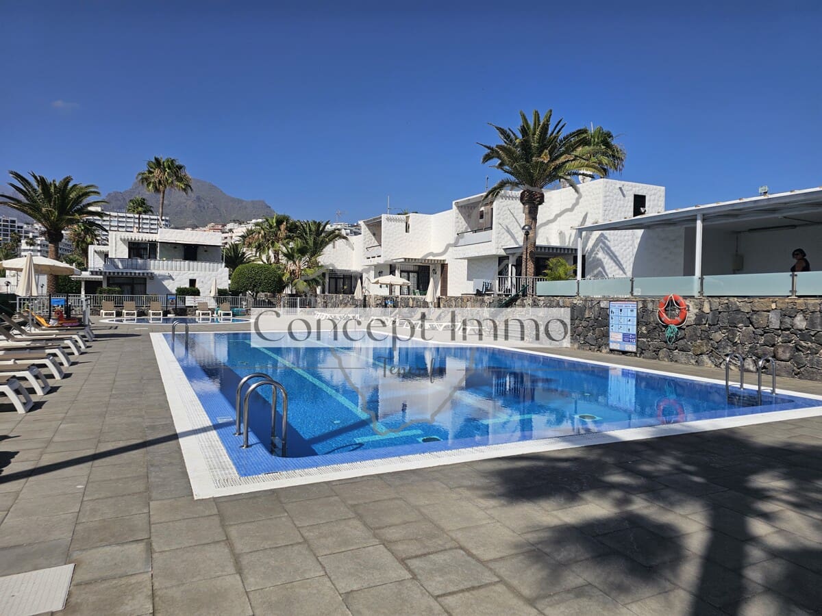 1 soveværelse Lejlighed til salg i Costa Adeje med swimmingpool garage - € 299.000 (Ref: 9880267)