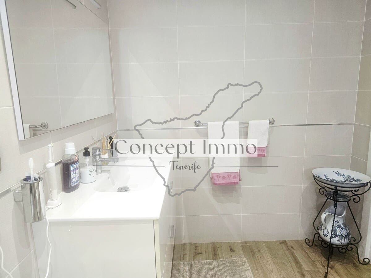 3 bedroom Townhouse for sale in Costa del Silencio with garage - € 530,000 (Ref: 9935320)