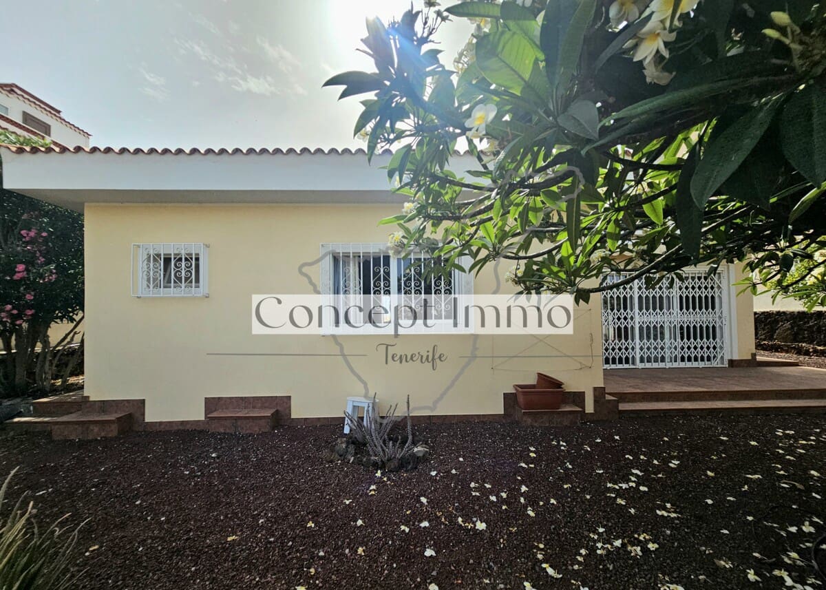 3 bedroom Townhouse for sale in Costa del Silencio with garage - € 530,000 (Ref: 9935320)