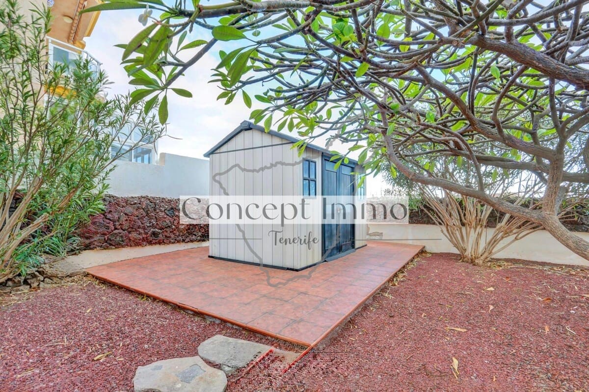 3 bedroom Townhouse for sale in Costa del Silencio with garage - € 530,000 (Ref: 9935320)
