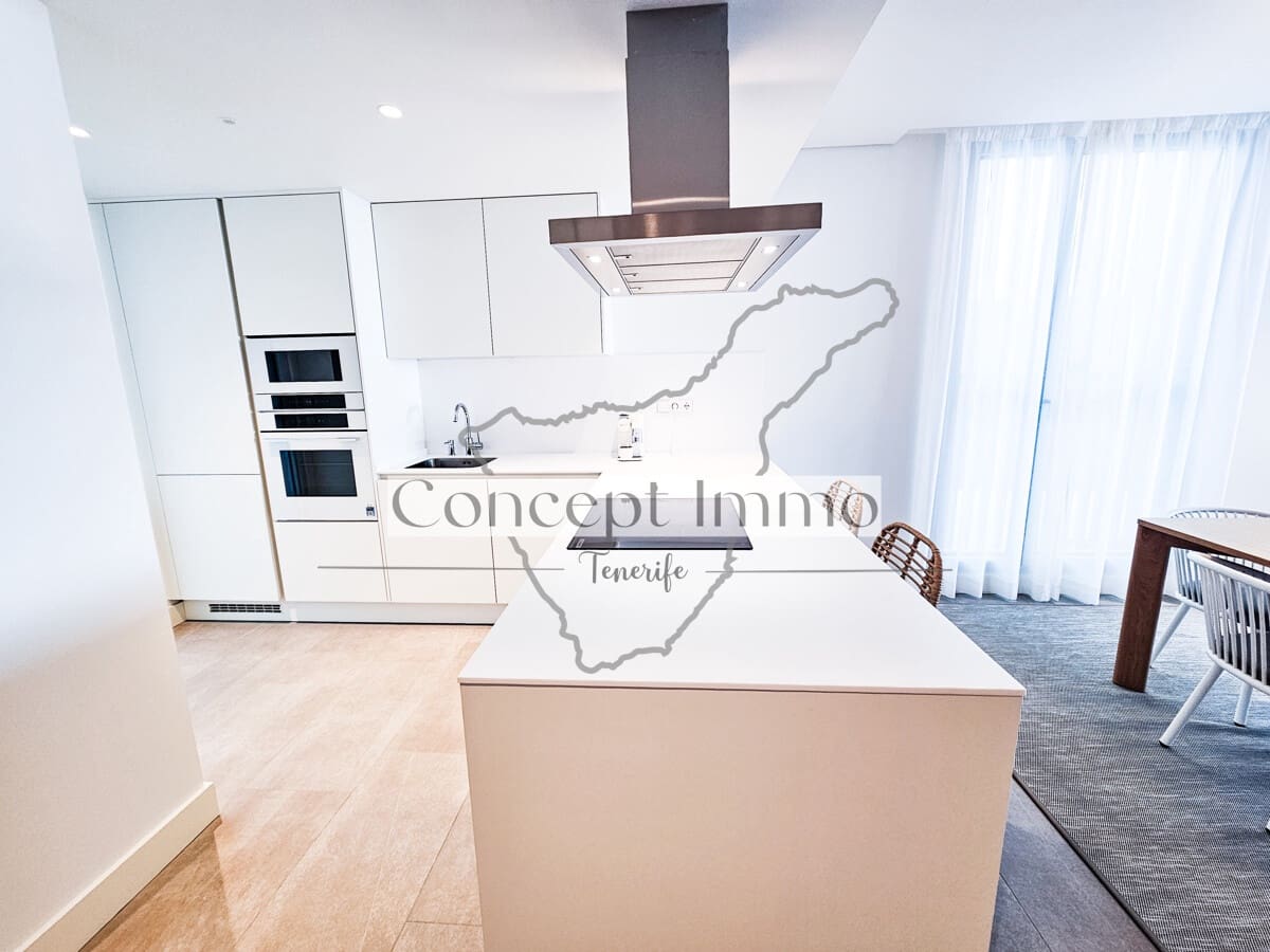2 chambre Appartement à vendre à Guia de Isora avec piscine garage - 1 150 000 € (Ref: 9941576)