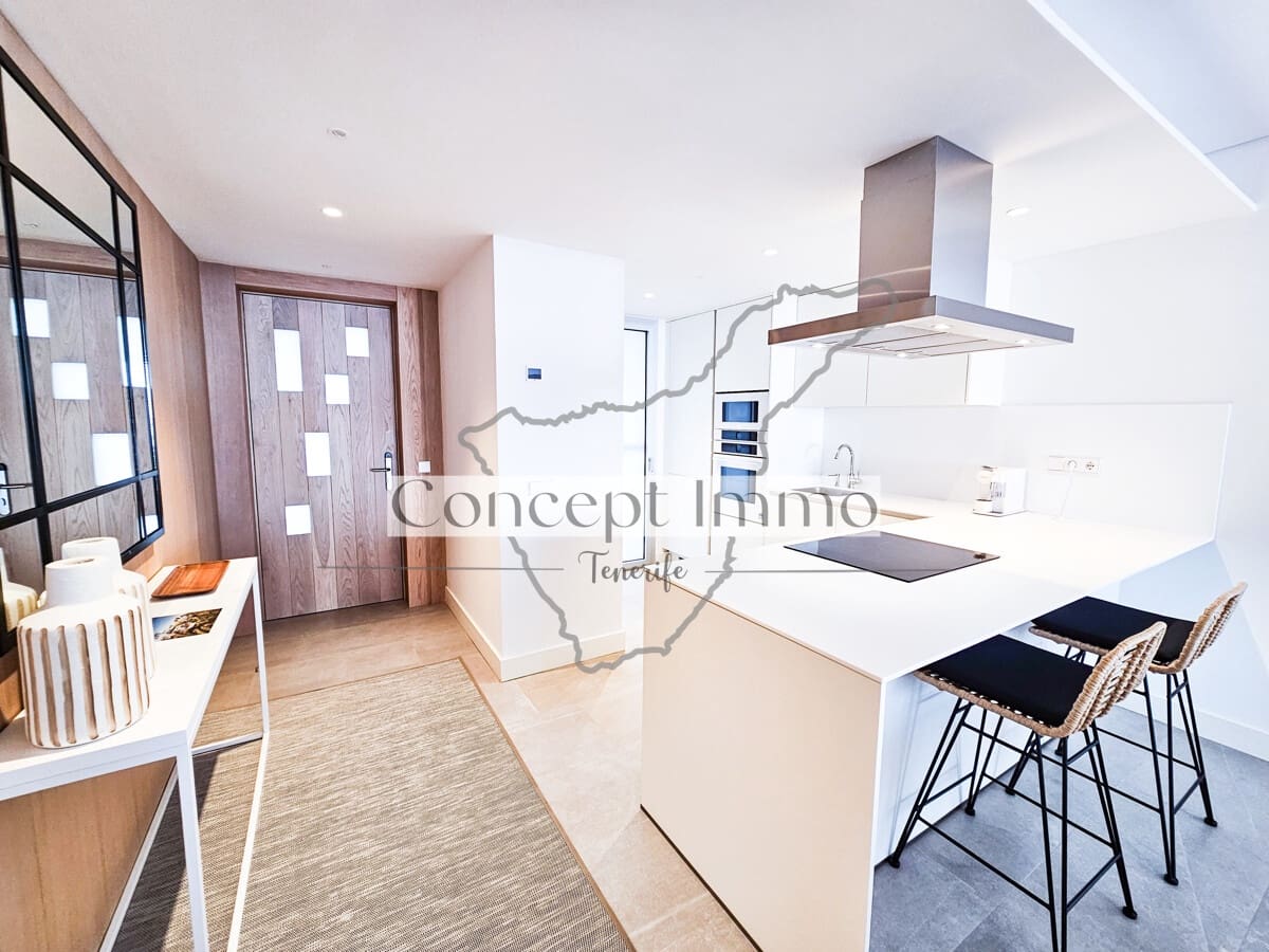 2 chambre Appartement à vendre à Guia de Isora avec piscine garage - 1 150 000 € (Ref: 9941576)