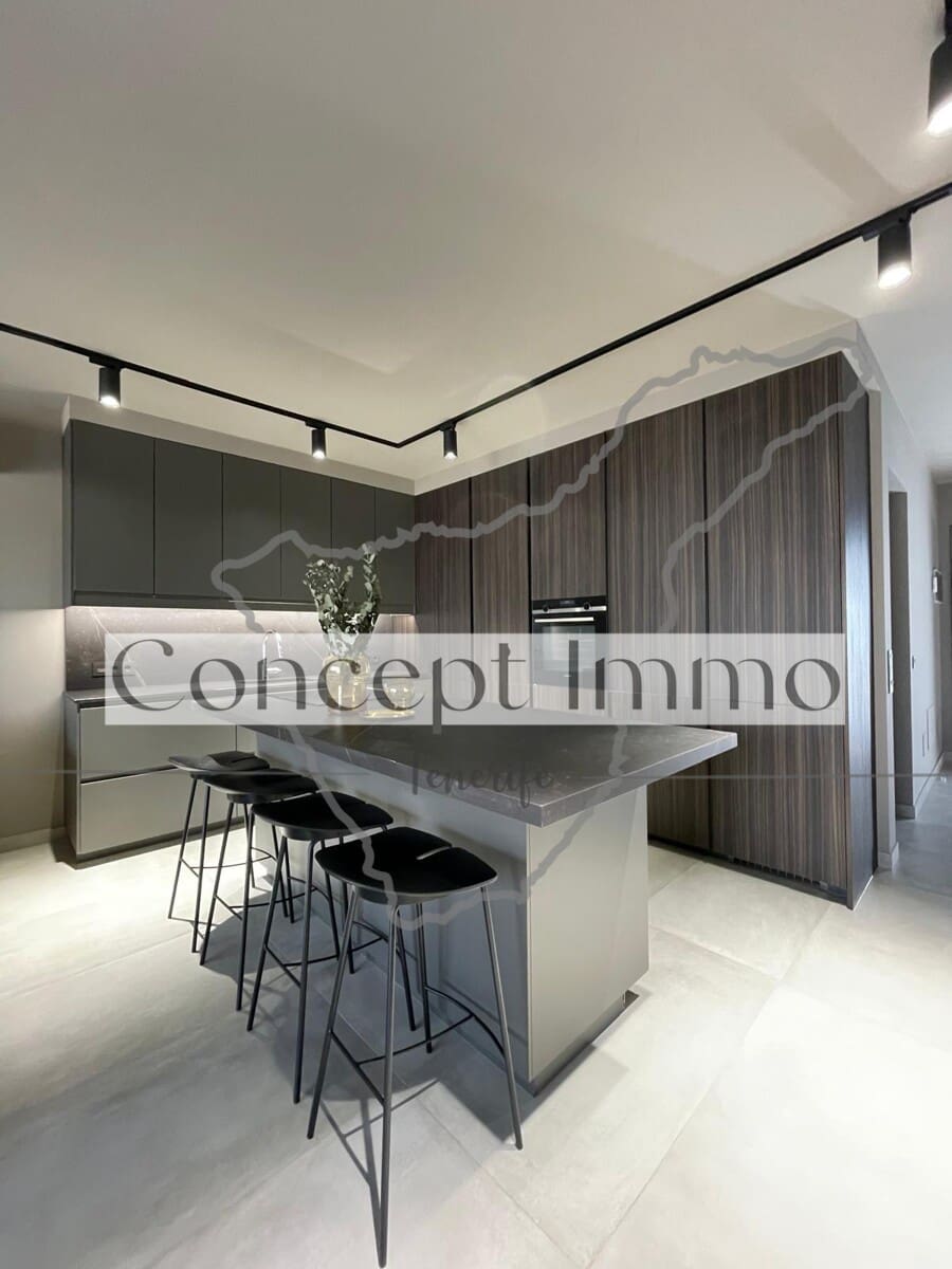 3 quarto Moradia em Banda para venda em La Caleta Adeje com piscina garagem - 1 195 000 € (Ref: 9964567)