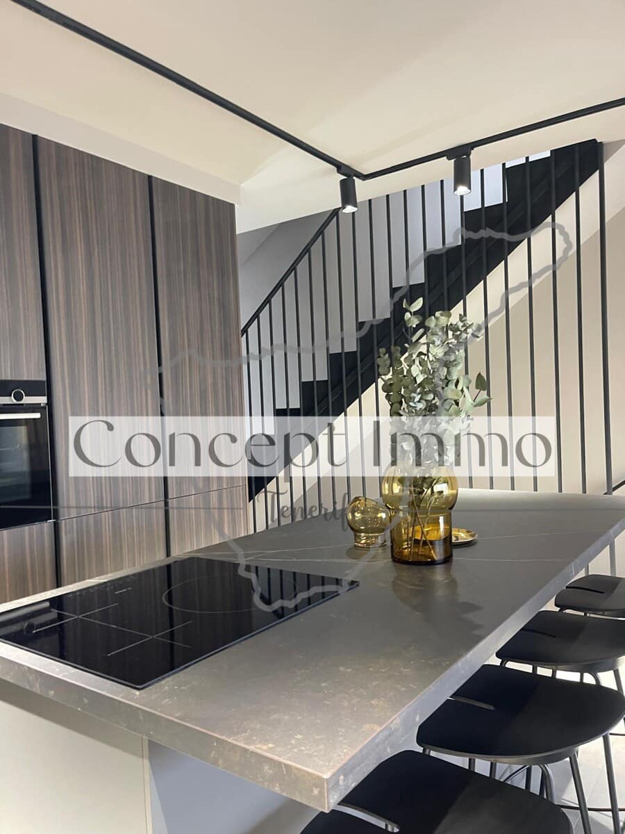 3 quarto Moradia em Banda para venda em La Caleta Adeje com piscina garagem - 1 195 000 € (Ref: 9964567)