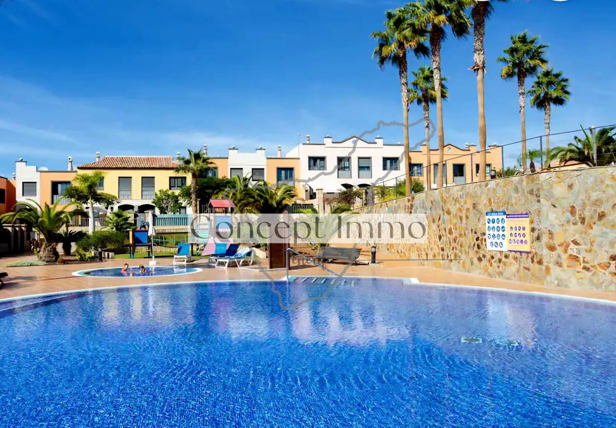 3 quarto Moradia em Banda para venda em La Caleta Adeje com piscina garagem - 1 195 000 € (Ref: 9964567)