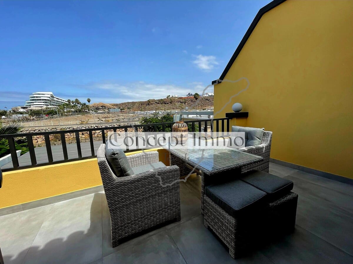 3 soverom Rekkehus til salgs i La Caleta Adeje med svømmebasseng garasje - € 1 195 000 (Ref: 9964567)