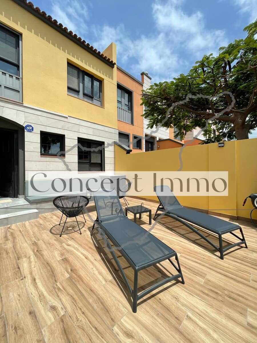 3 soverom Rekkehus til salgs i La Caleta Adeje med svømmebasseng garasje - € 1 195 000 (Ref: 9964567)