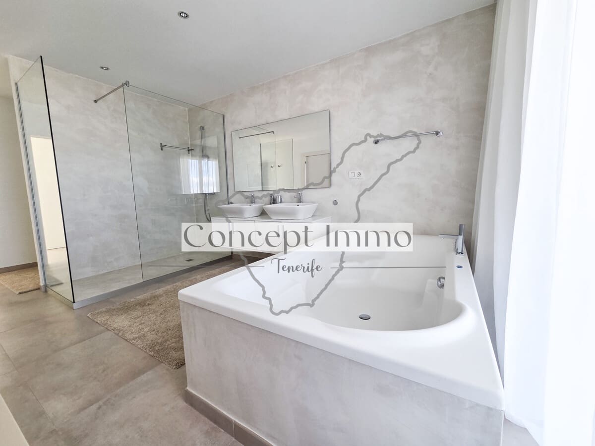 2 sovrum Radhus till salu i La Caleta Adeje med pool garage - 1 345 000 € (Ref: 9972777)