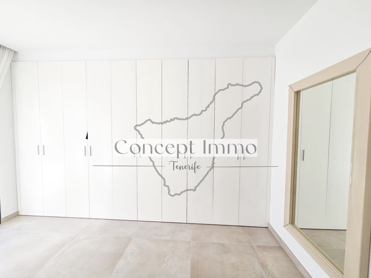 2 sovrum Radhus till salu i La Caleta Adeje med pool garage - 1 345 000 € (Ref: 9972777)