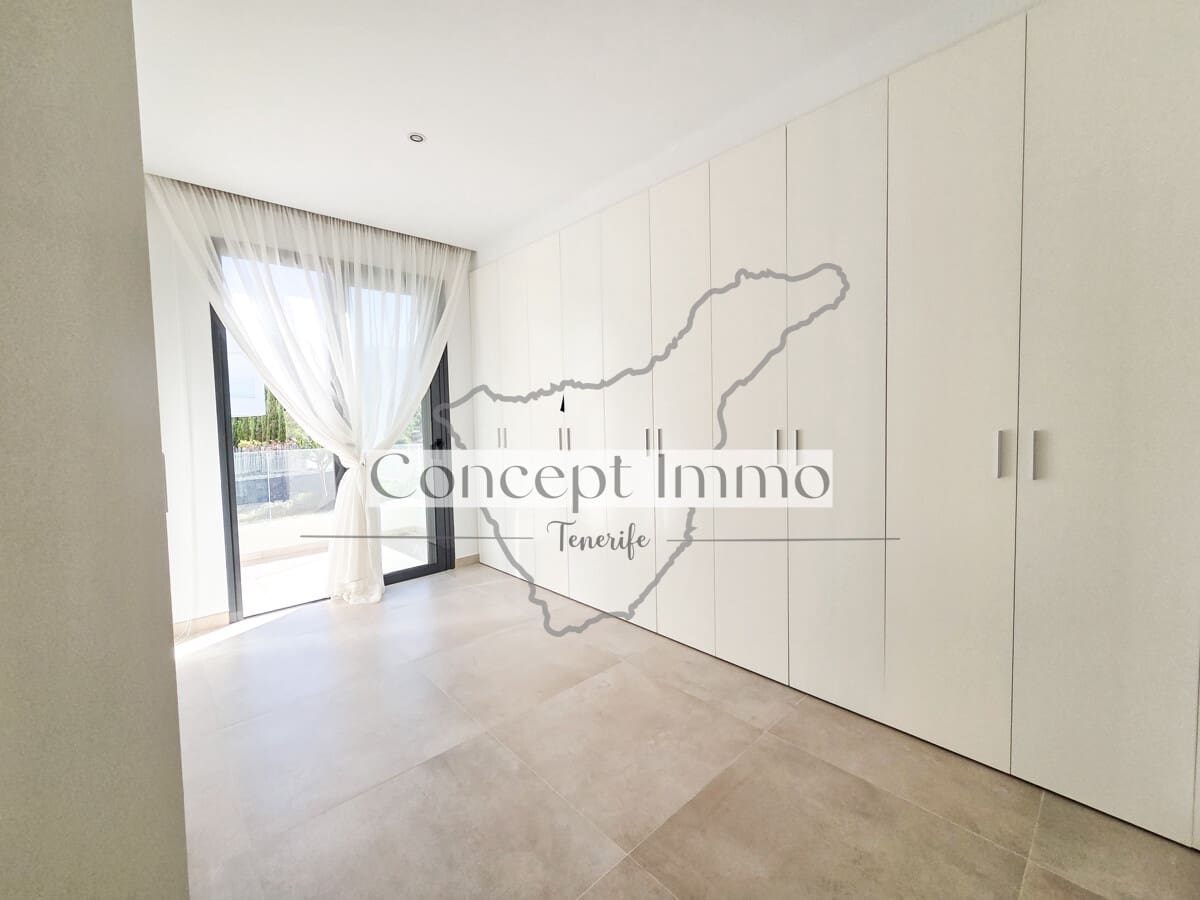 2 sovrum Radhus till salu i La Caleta Adeje med pool garage - 1 345 000 € (Ref: 9972777)