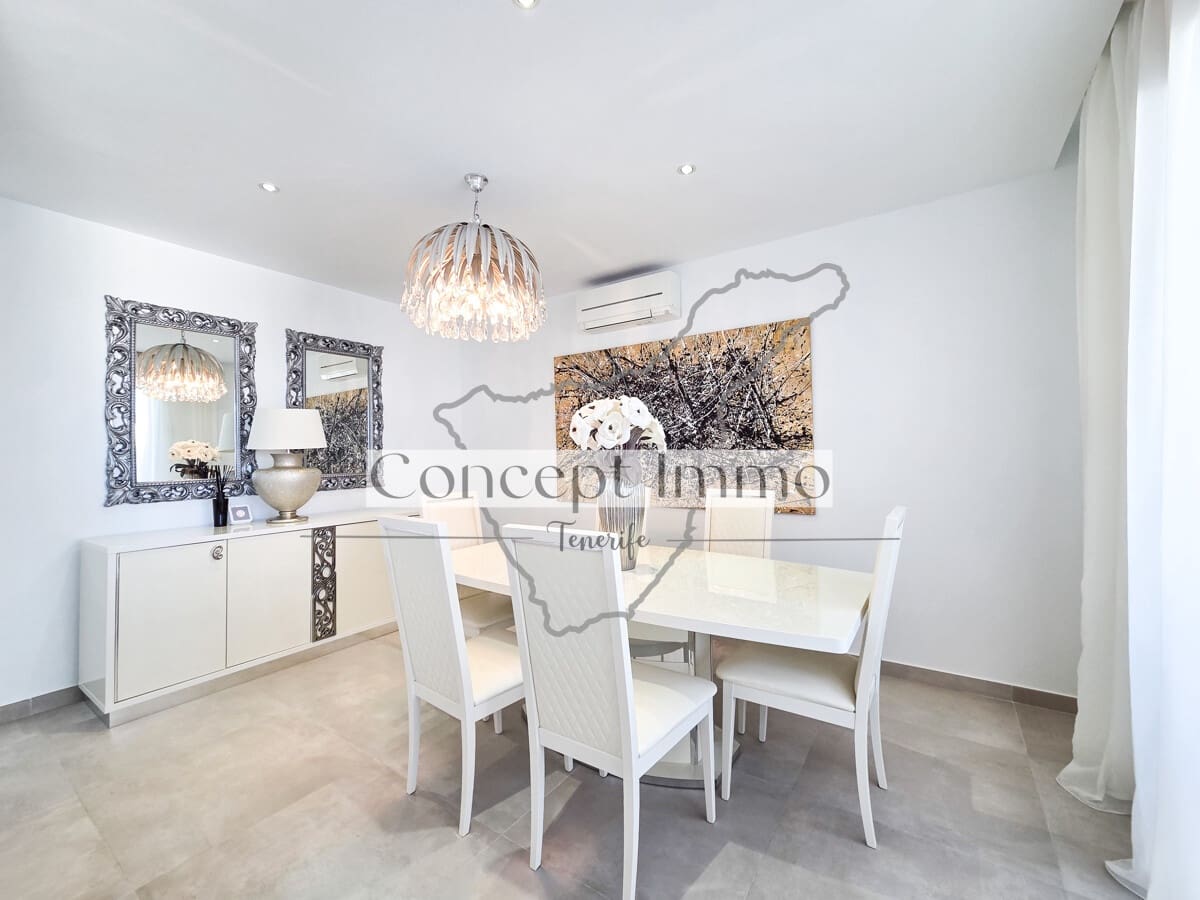 2 sovrum Radhus till salu i La Caleta Adeje med pool garage - 1 345 000 € (Ref: 9972777)