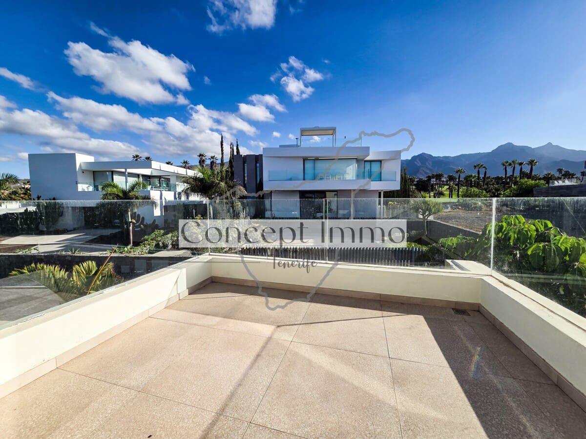 2 sovrum Radhus till salu i La Caleta Adeje med pool garage - 1 345 000 € (Ref: 9972777)