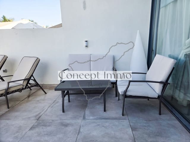 2 slaapkamer Rijtjeshuis te koop in La Caleta Adeje, Adeje met zwembad garage - € 1.345.000 (Ref: 9972777)