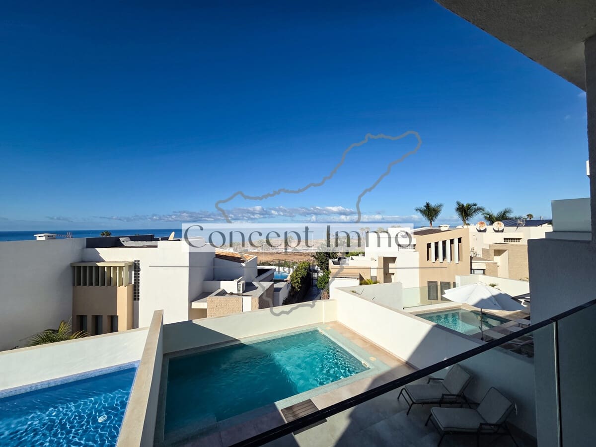 2 sovrum Radhus till salu i La Caleta Adeje med pool garage - 1 345 000 € (Ref: 9972777)