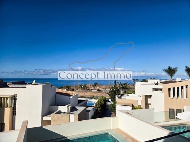 2 slaapkamer Rijtjeshuis te koop in La Caleta Adeje, Adeje met zwembad garage - € 1.345.000 (Ref: 9972777)