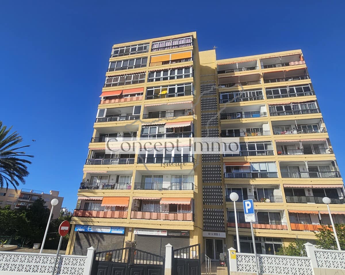 1 soveværelse Lejlighed til salg i Los Cristianos med garage - € 289.000 (Ref: 9992026)
