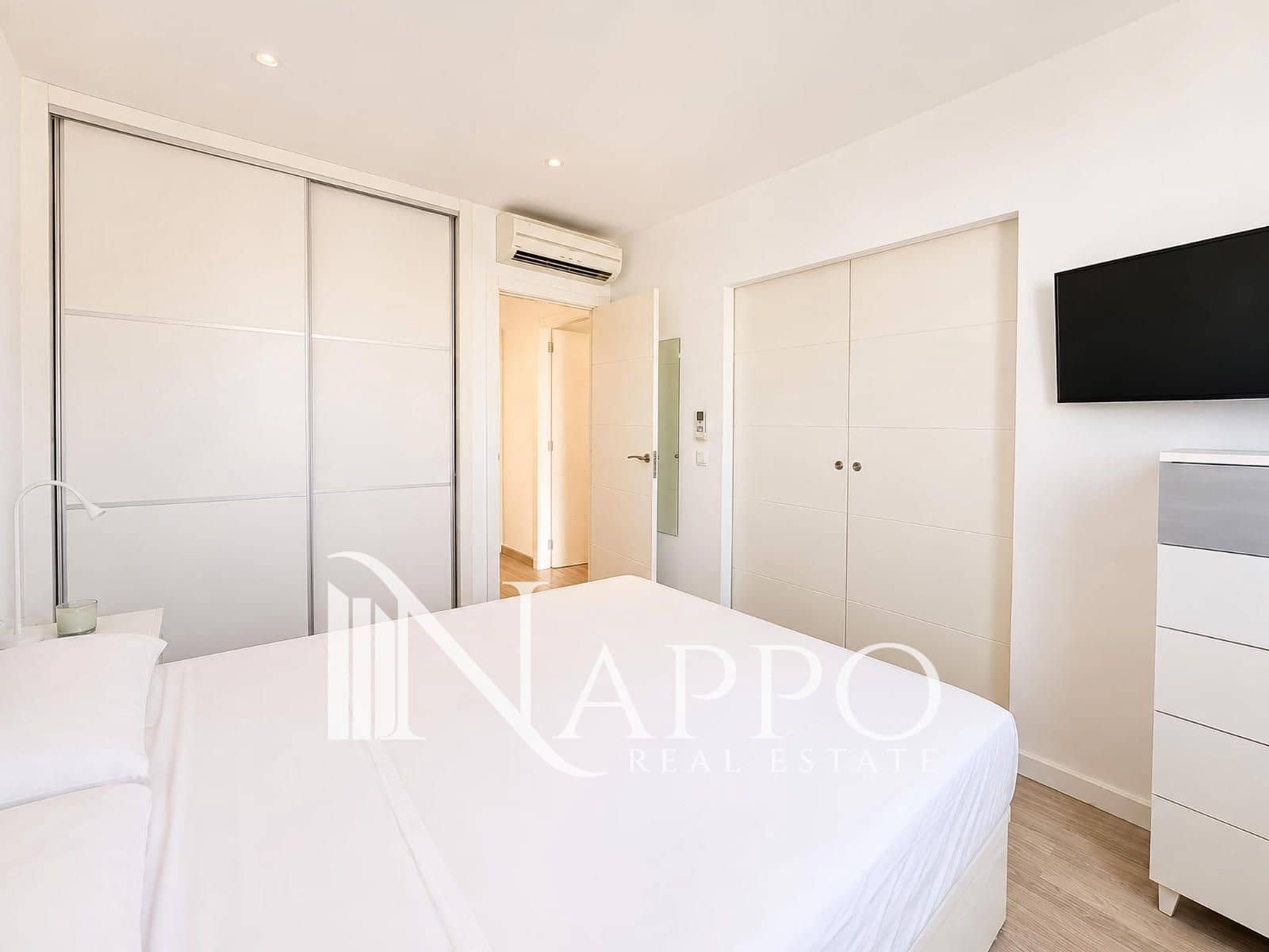 2 bedroom Penthouse for sale in Palma de Mallorca with pool - € 495,000 (Ref: 10001054)