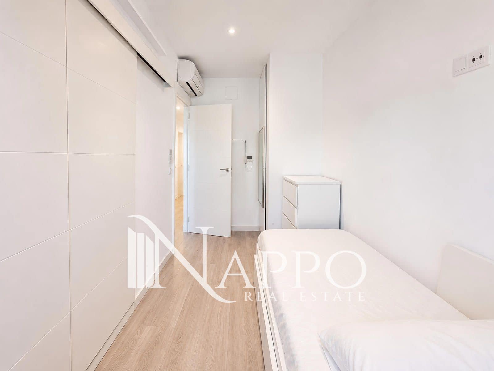 2 bedroom Penthouse for sale in Palma de Mallorca with pool - € 495,000 (Ref: 10001054)