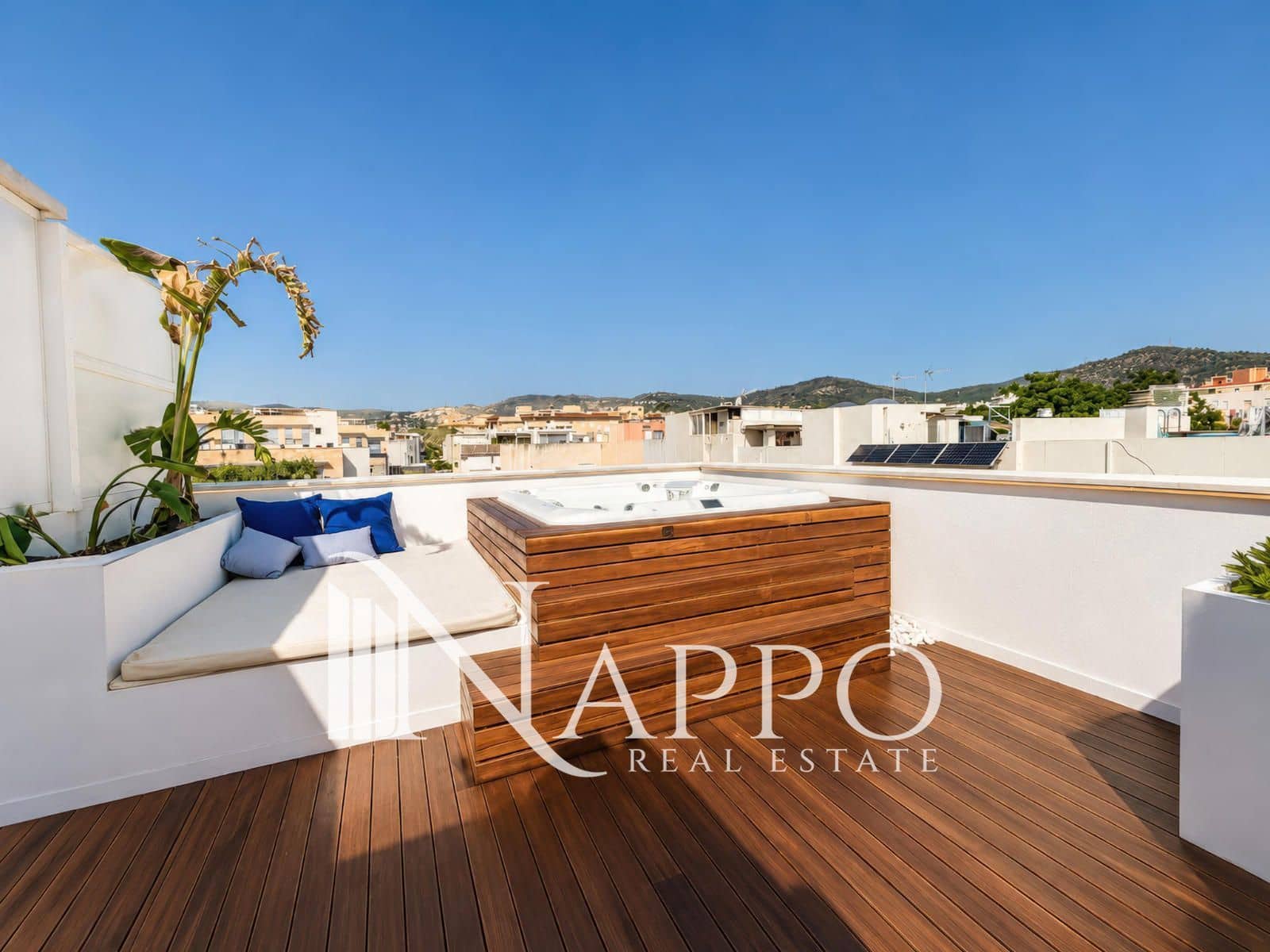 2 bedroom Penthouse for sale in Palma de Mallorca with pool - € 495,000 (Ref: 10001054)