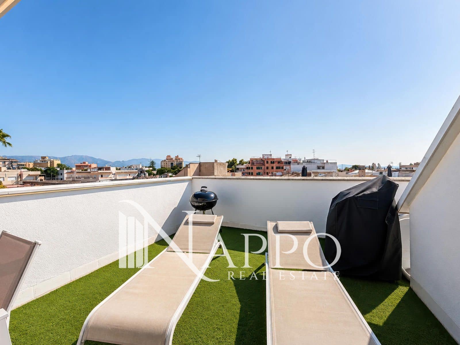 2 bedroom Penthouse for sale in Palma de Mallorca with pool - € 495,000 (Ref: 10001054)