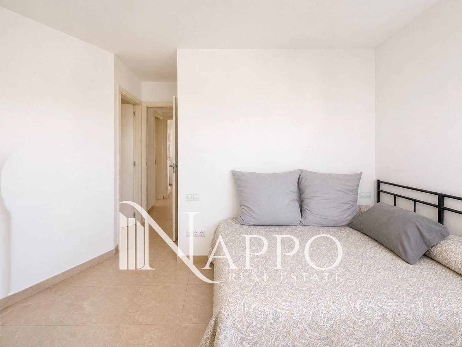 2 bedroom Flat for sale in Es Molinar / El Molinar with garage - € 390,000 (Ref: 10016928)