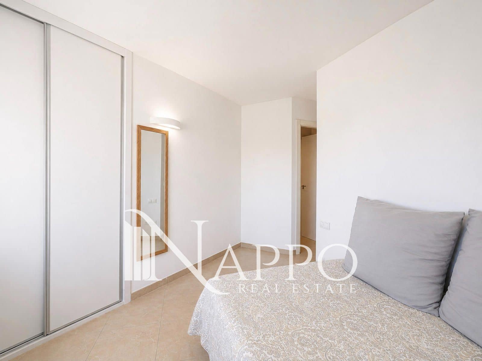 2 bedroom Flat for sale in Es Molinar / El Molinar with garage - € 390,000 (Ref: 10016928)