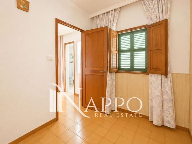 3 bedroom Flat for sale in Santa Catalina, Palma de Mallorca - € 420,000 (Ref: 10021384)