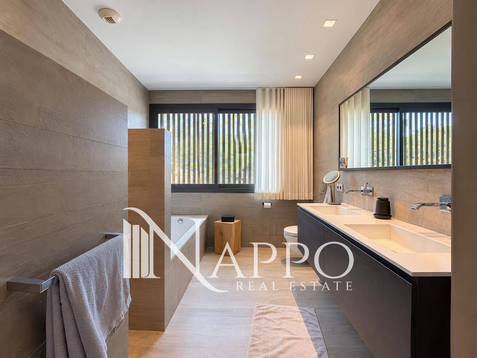 6 bedroom Villa for sale in Santa Ponsa with pool garage - € 4,995,000 (Ref: 10034235)