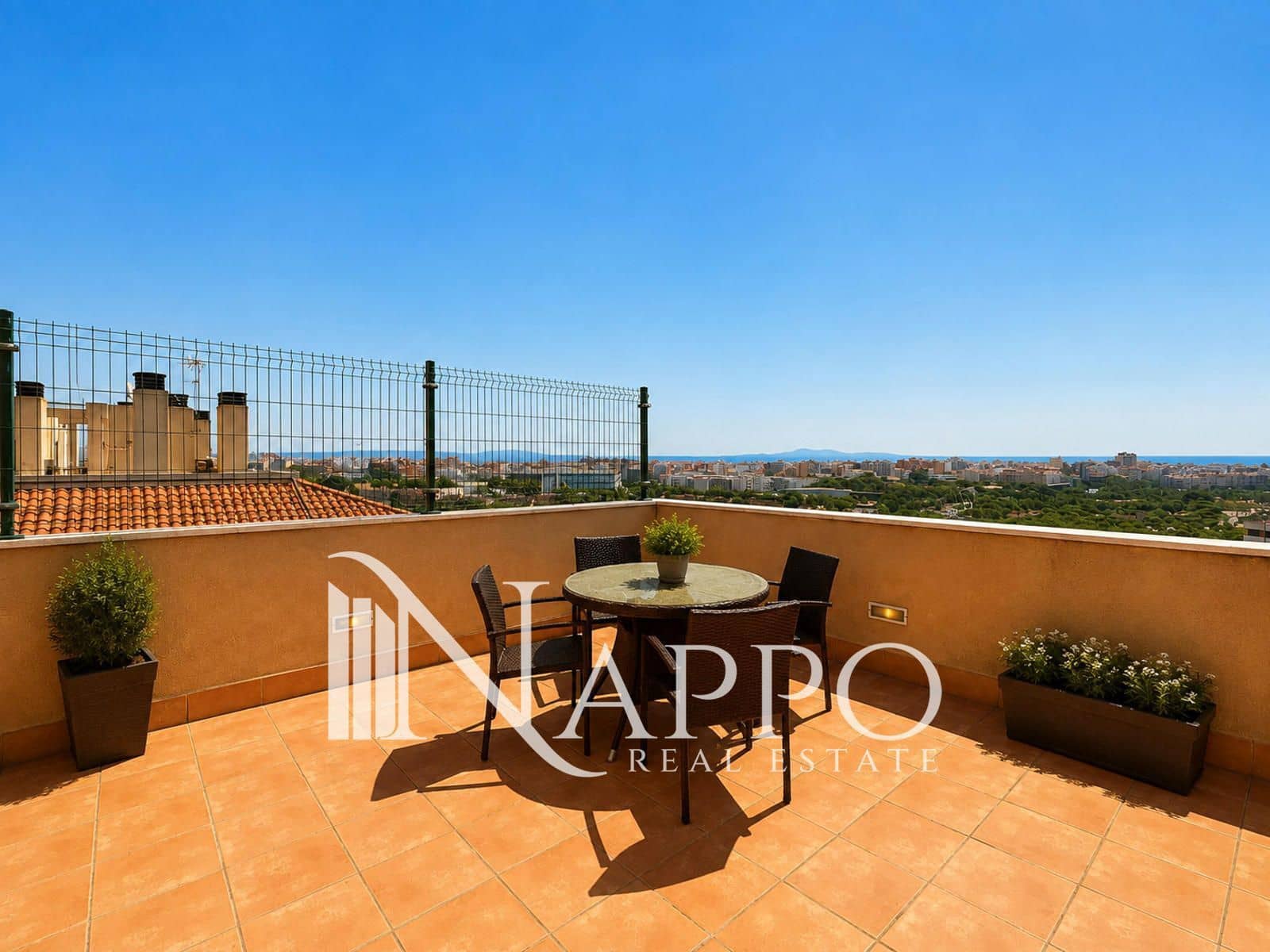 2 makuuhuone Kattohuoneisto vuokrattavana paikassa Palma de Mallorca mukana uima-altaan 
autotalli - 2 000 € (Ref: 10039039)