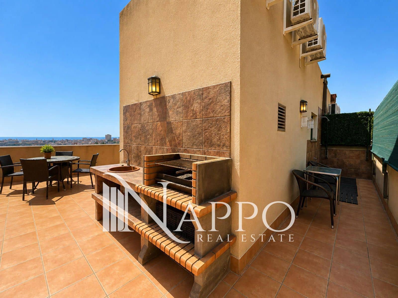 2 makuuhuone Kattohuoneisto vuokrattavana paikassa Palma de Mallorca mukana uima-altaan 
autotalli - 2 000 € (Ref: 10039039)