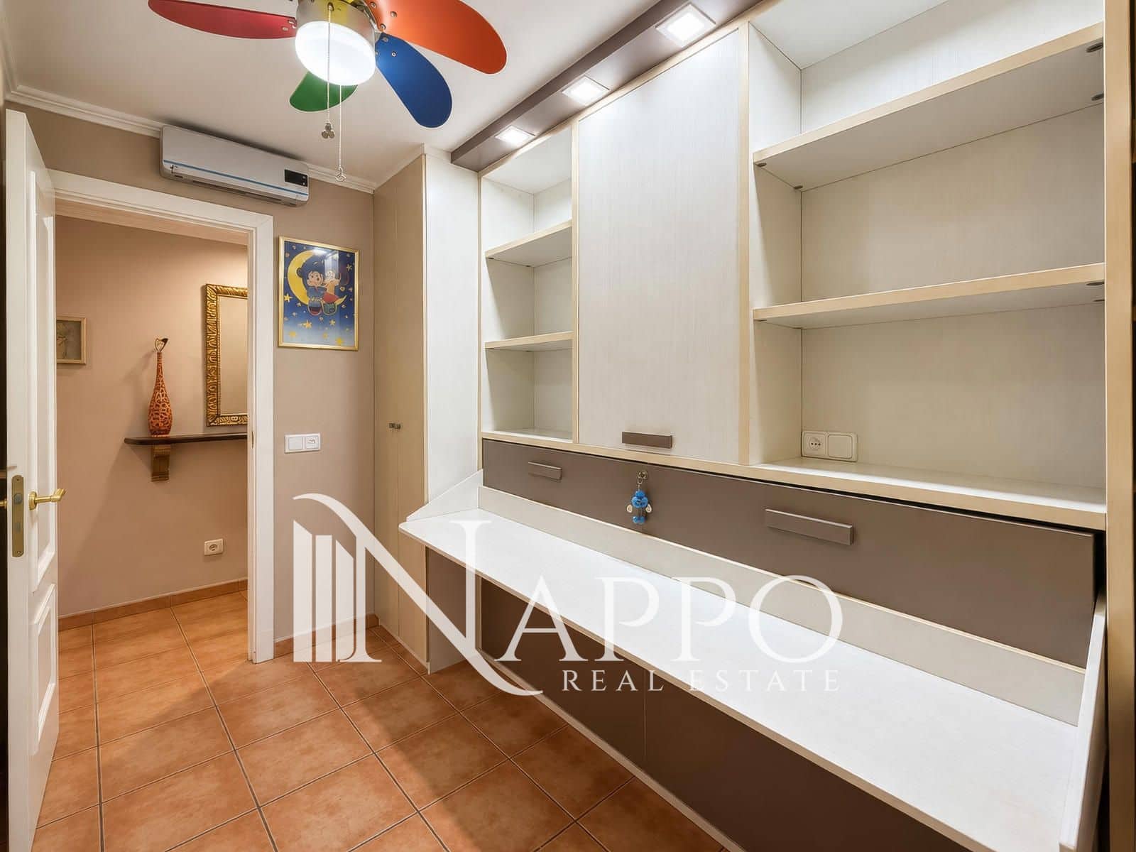 2 bedroom Flat for sale in Palma de Mallorca - € 305,000 (Ref: 10068115)