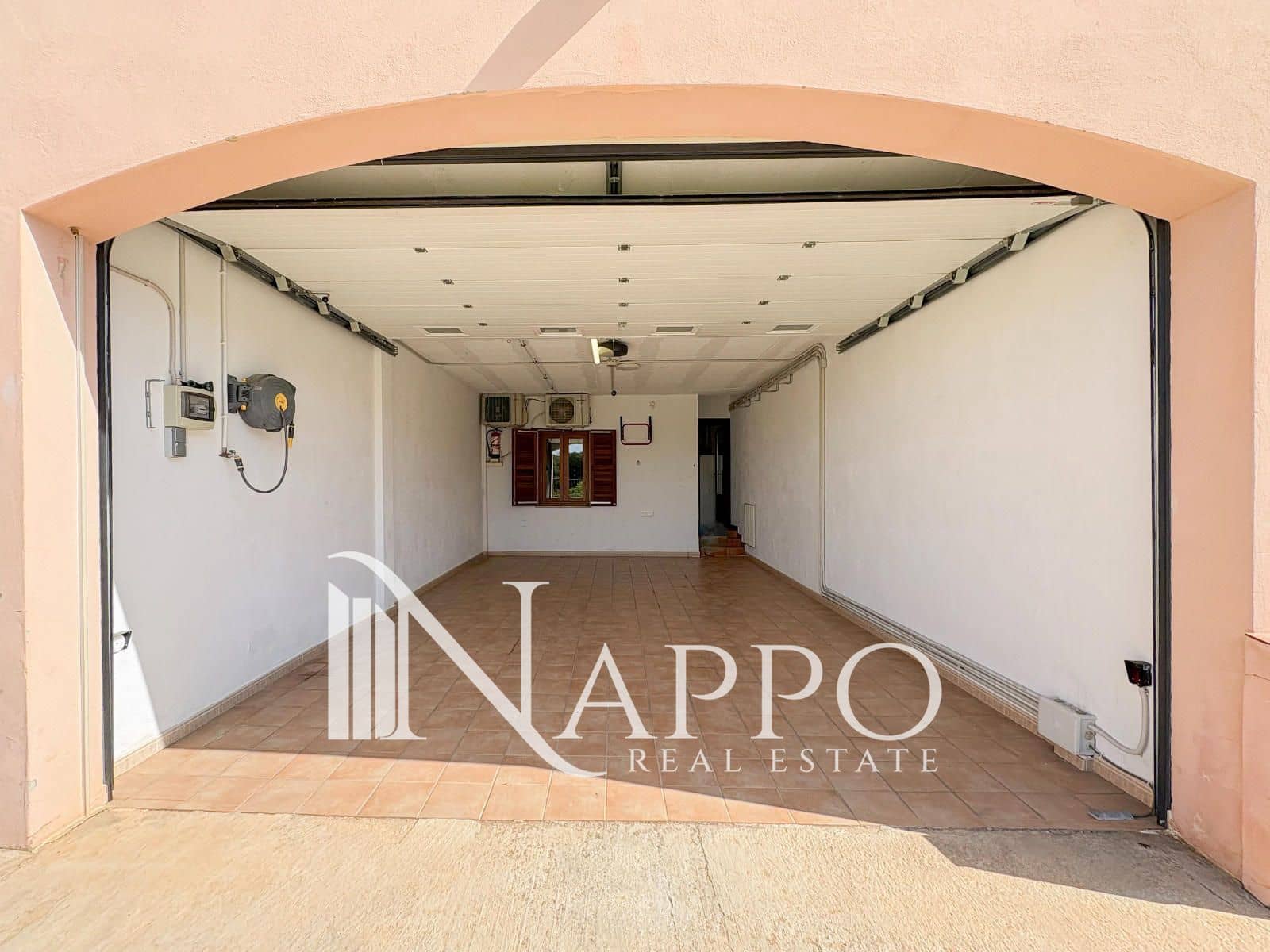 4 bedroom Flat for rent in Costitx with pool garage - € 2,000 (Ref: 10080143)