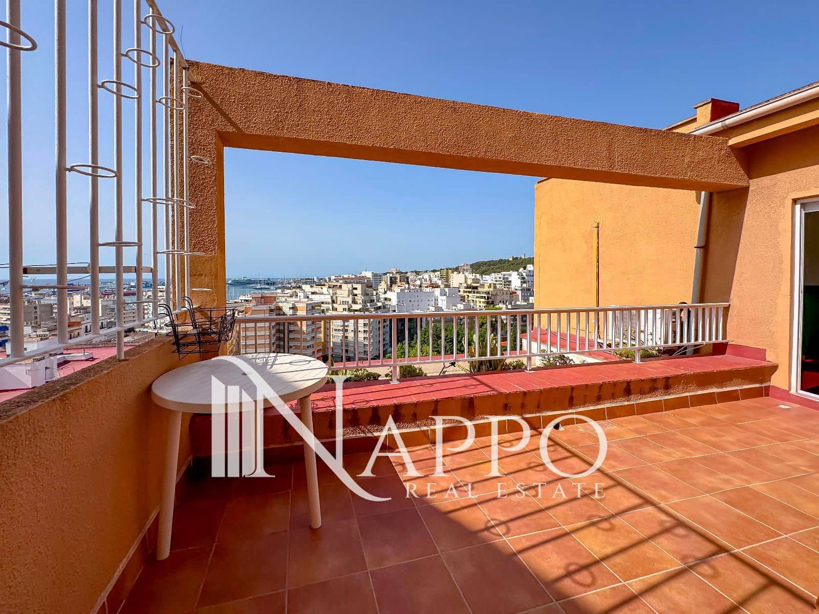 3 Zimmer Wohnung zu vermieten in Palma de Mallorca - 2.200 € (Ref: 10095032)
