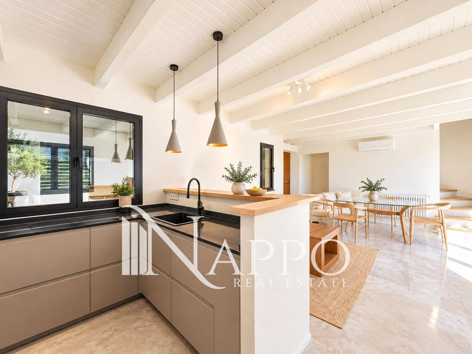 4 sypialnia Dom na sprzedaż w Genova z basenem garażem - 1 300 000 € (Ref: 10109943)
