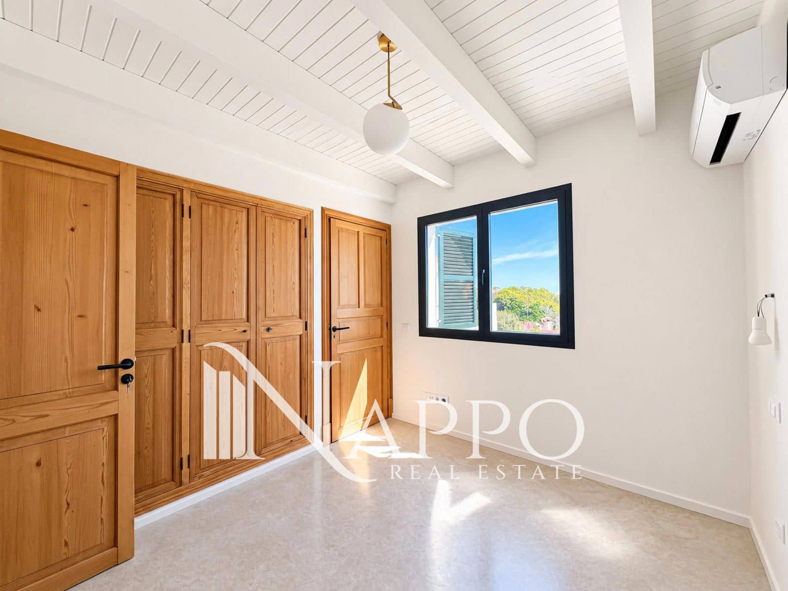 4 sypialnia Dom na sprzedaż w Genova z basenem garażem - 1 300 000 € (Ref: 10109943)