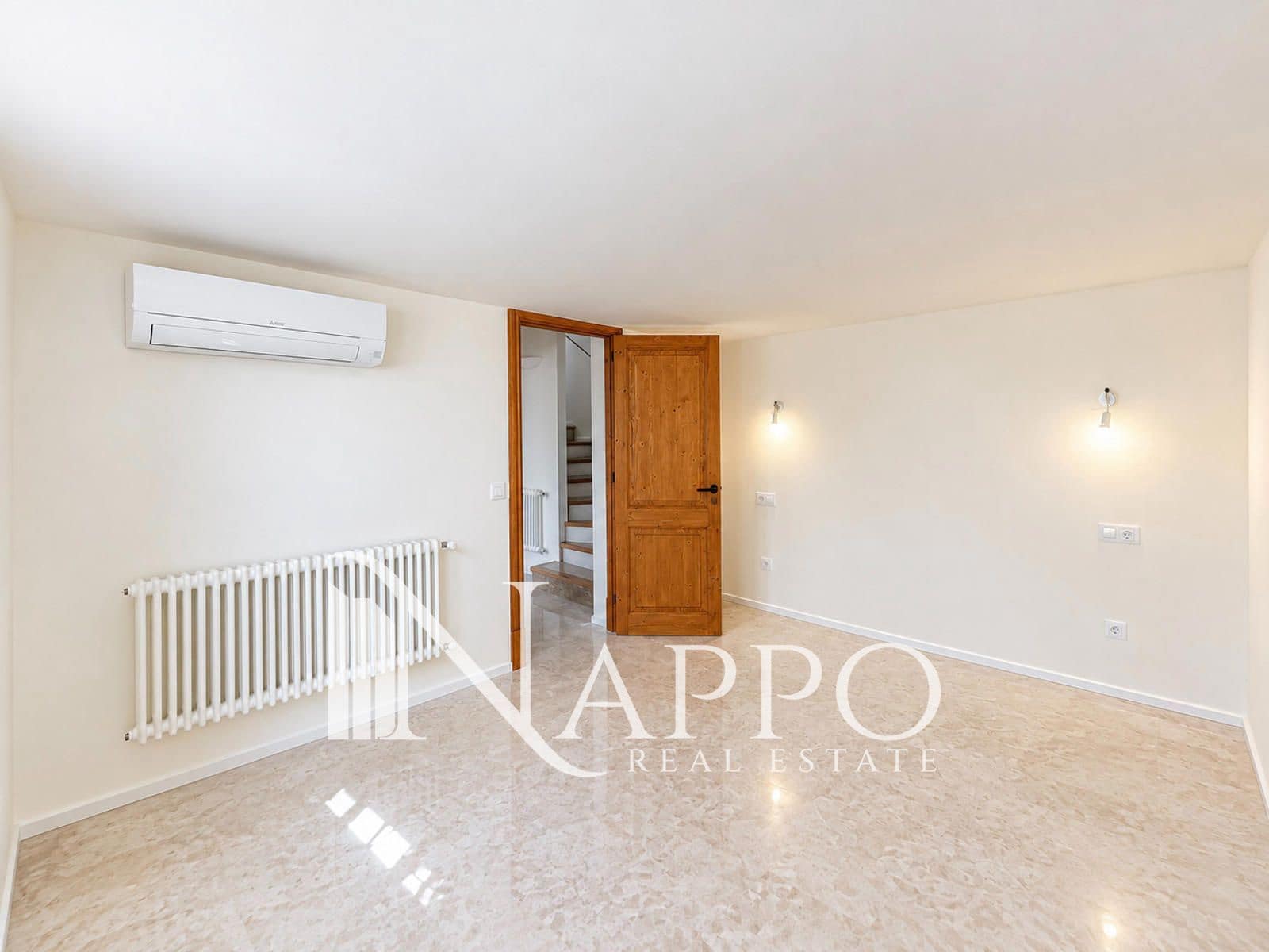 4 sypialnia Dom na sprzedaż w Genova z basenem garażem - 1 300 000 € (Ref: 10109943)