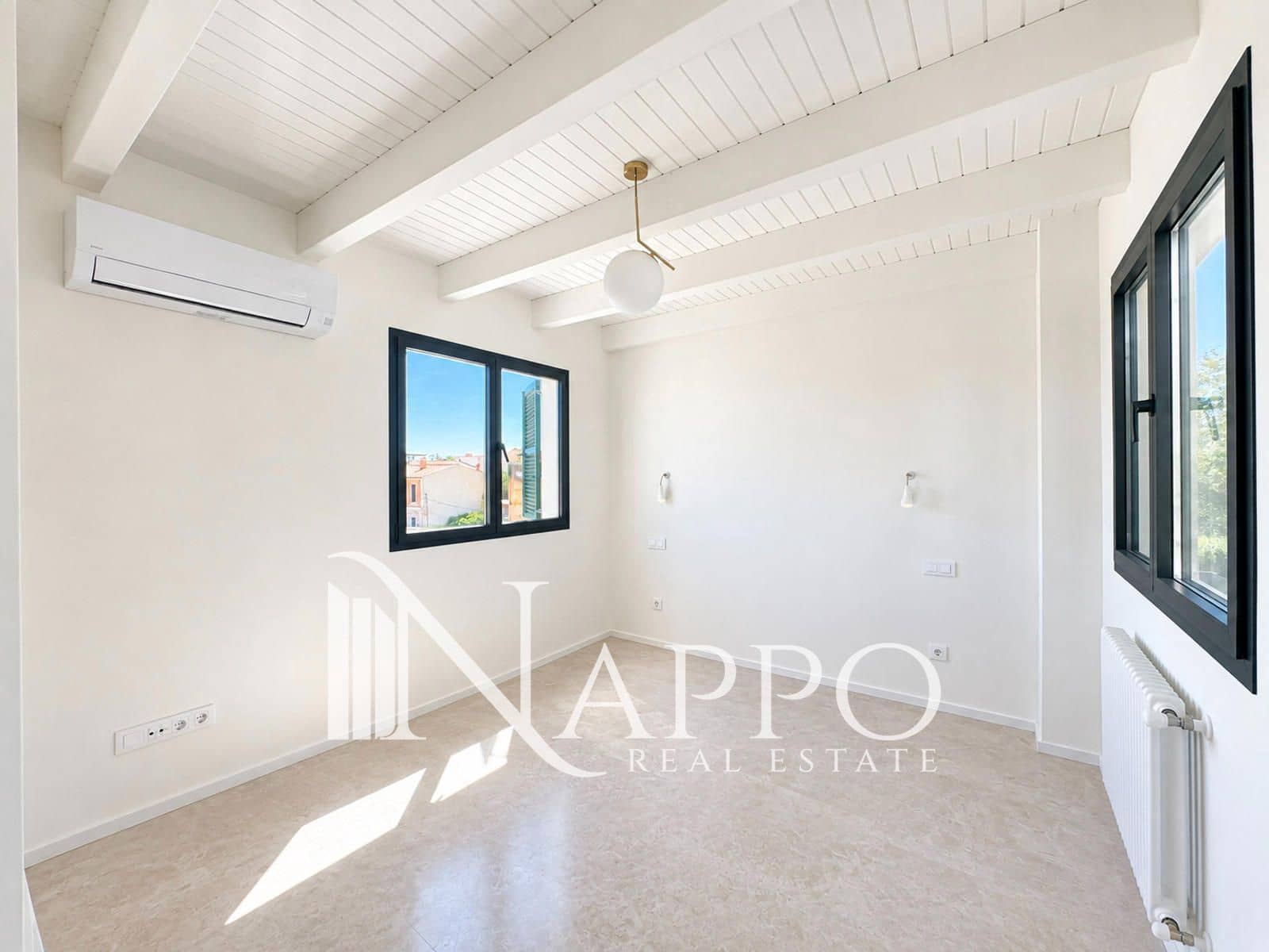 4 sypialnia Dom na sprzedaż w Genova z basenem garażem - 1 300 000 € (Ref: 10109943)