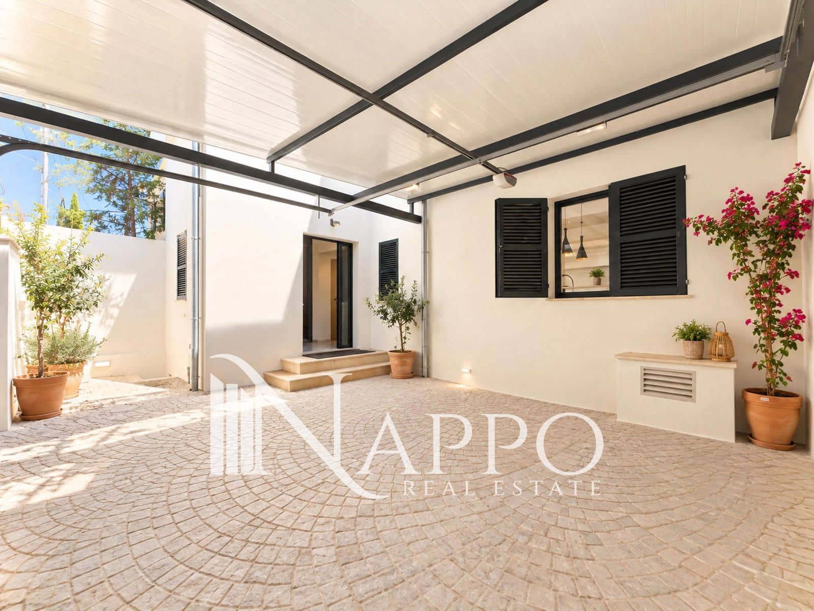 4 sypialnia Dom na sprzedaż w Genova z basenem garażem - 1 300 000 € (Ref: 10109943)