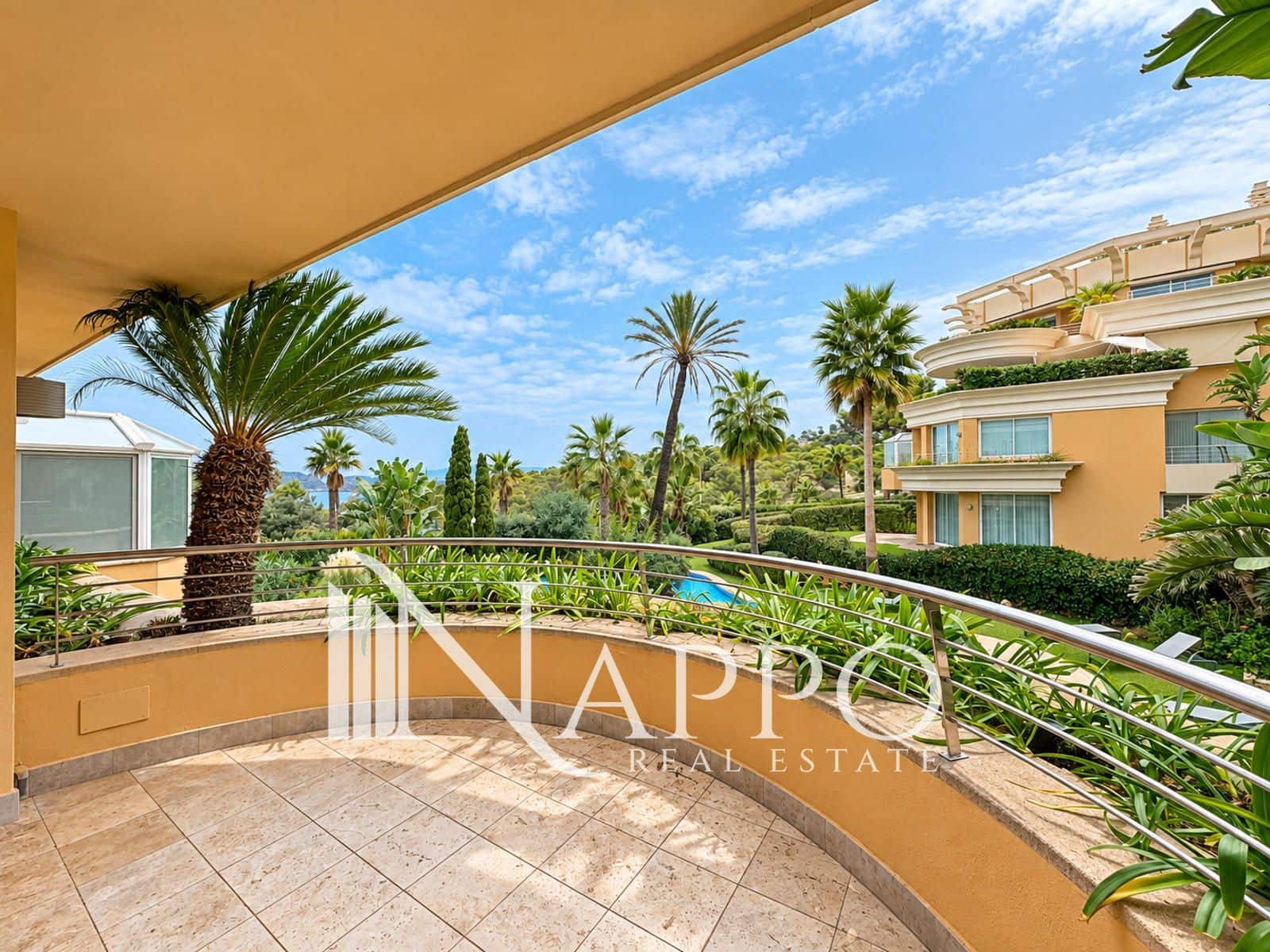 3 bedroom Townhouse for sale in Santa Ponsa with pool garage - € 1,160,000 (Ref: 10145052)